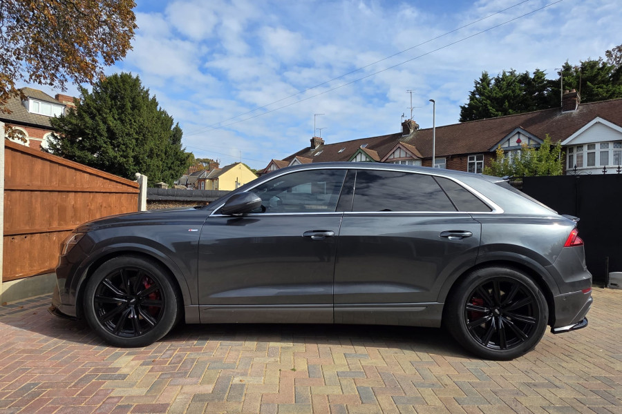 Audi Q8 