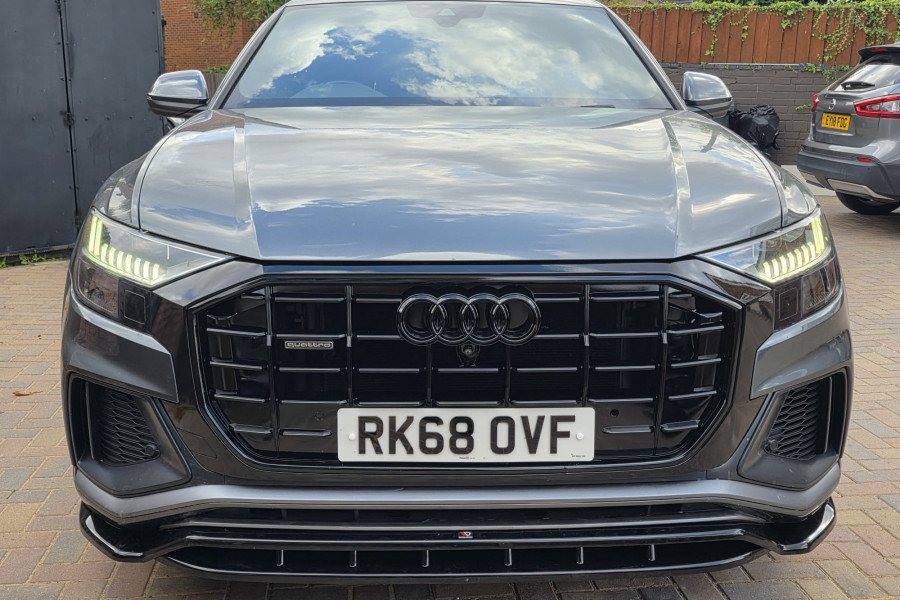 Audi Q8 